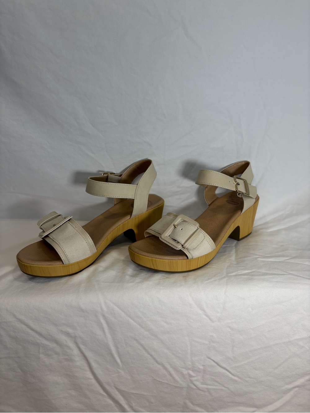 Dr. Scholl's Cream Buckle Chunky Heel Sandals
